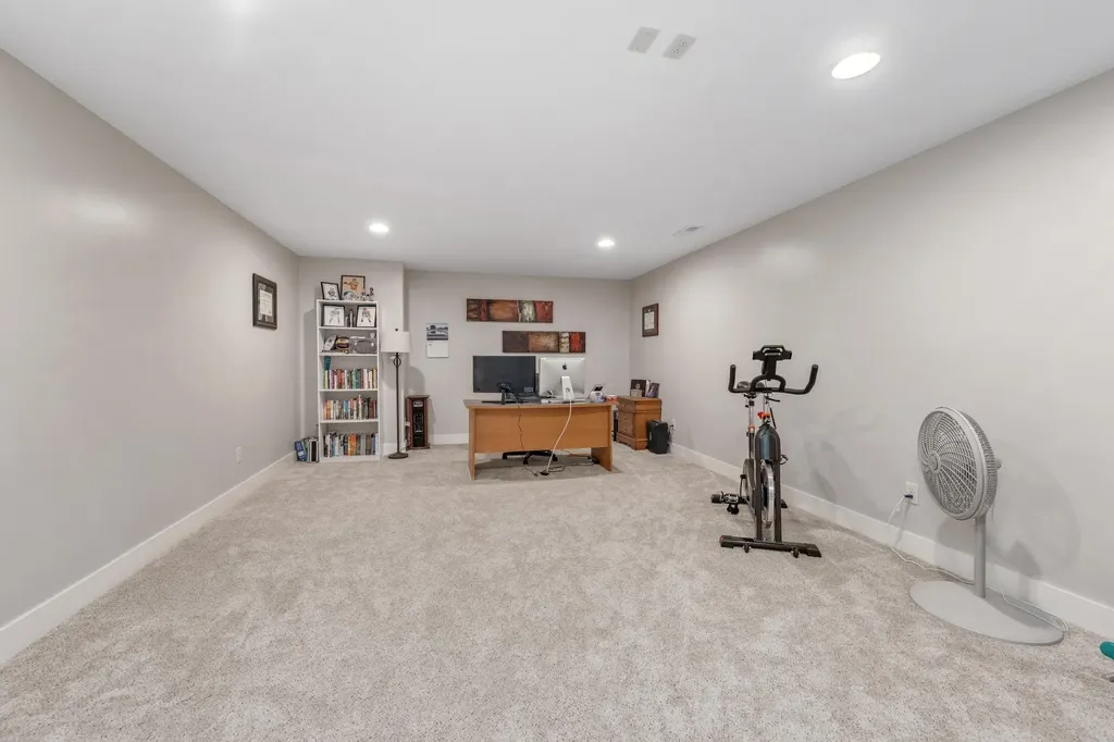 5104 N Colonial Avenue Bel Aire KS 67226
