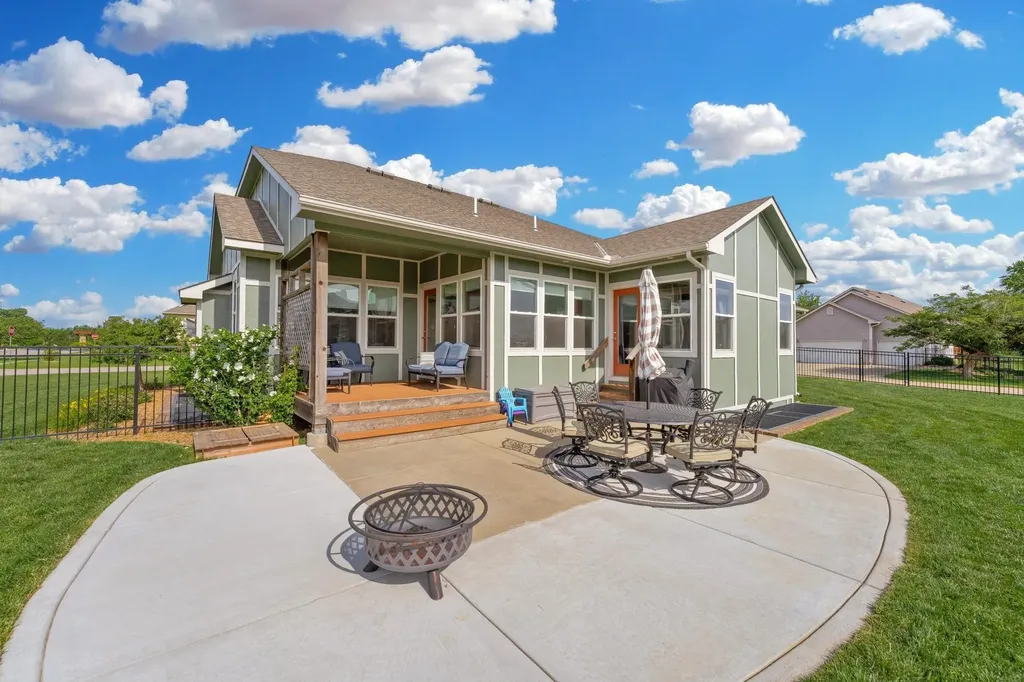 5104 N Colonial Avenue Bel Aire KS 67226