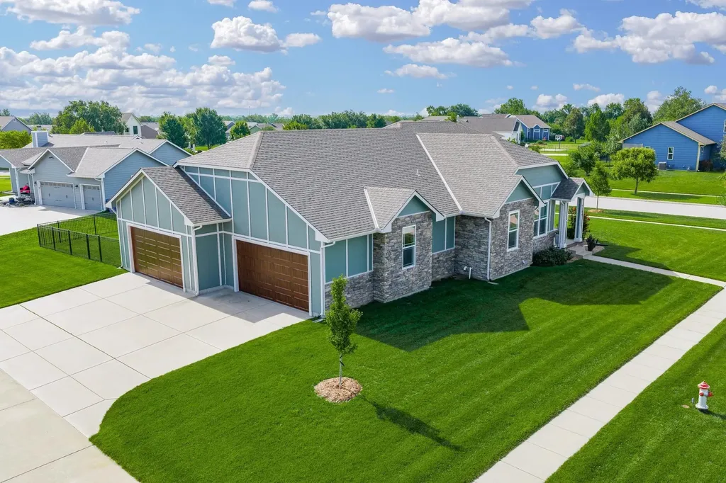 5104 N Colonial Avenue Bel Aire KS 67226
