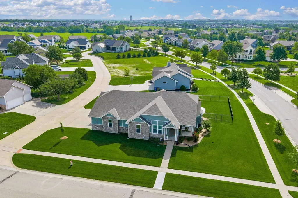 5104 N Colonial Avenue Bel Aire KS 67226