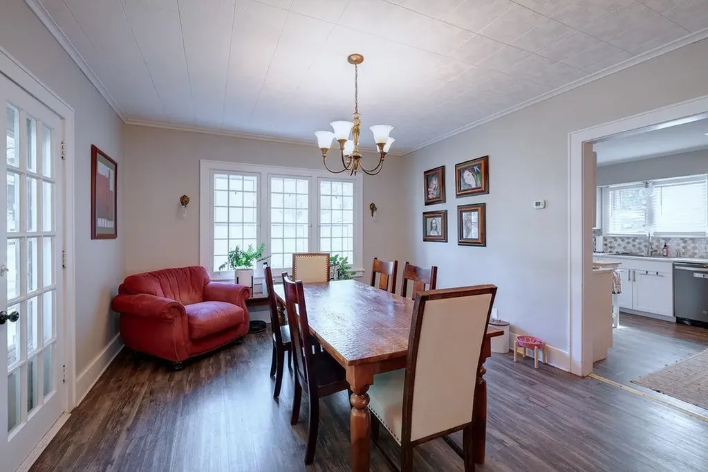 902 E 8th Avenue Winfield KS 67156
