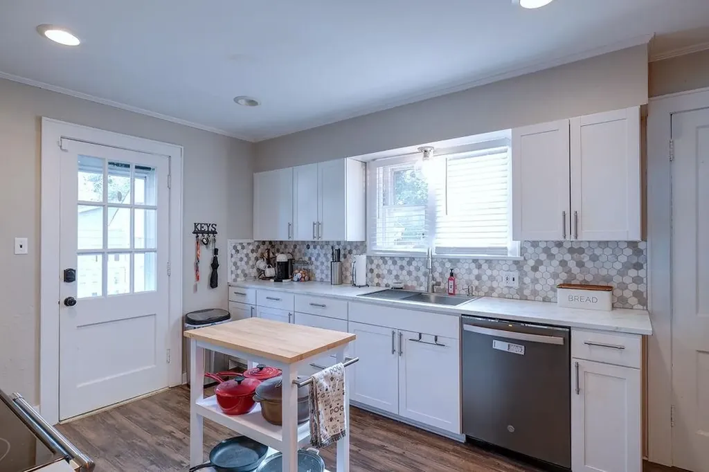 902 E 8th Avenue Winfield KS 67156