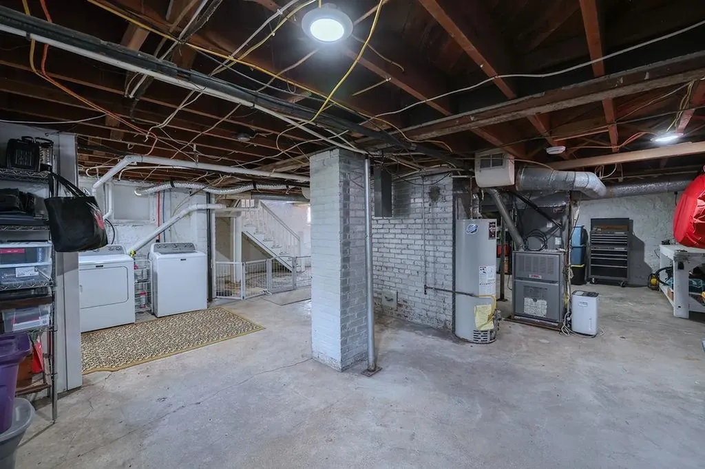 902 E 8th Avenue Winfield KS 67156