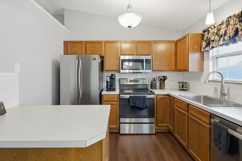 1713 N Redbarn Circle Wichita KS 67212