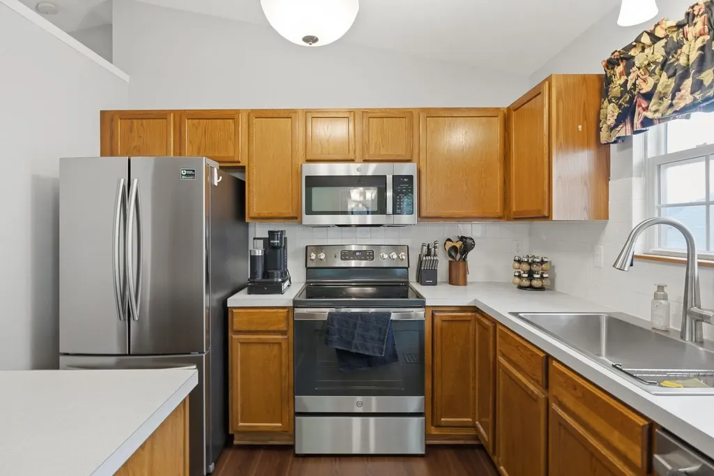1713 N Redbarn Circle Wichita KS 67212