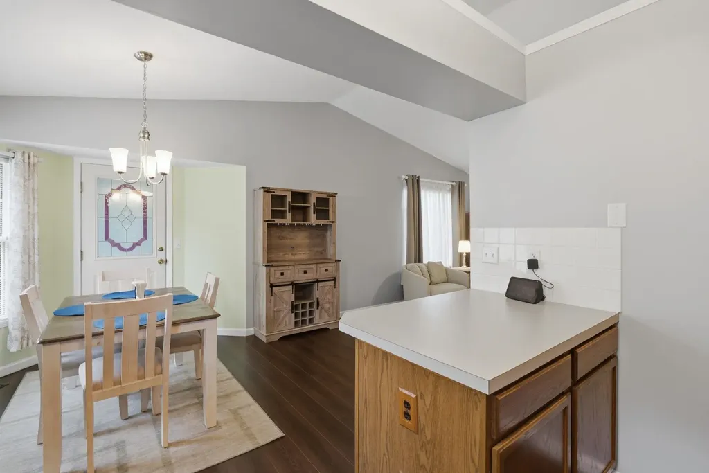 1713 N Redbarn Circle Wichita KS 67212
