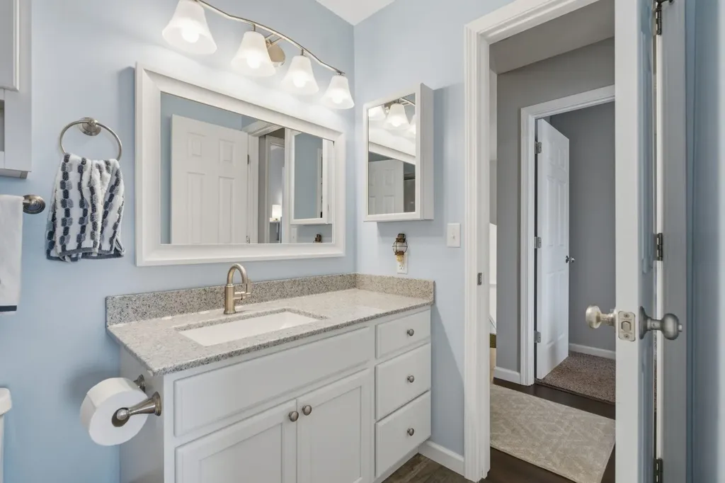 1713 N Redbarn Circle Wichita KS 67212