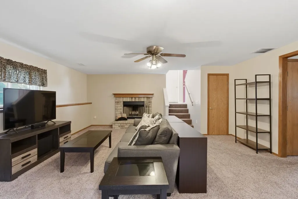 1713 N Redbarn Circle Wichita KS 67212