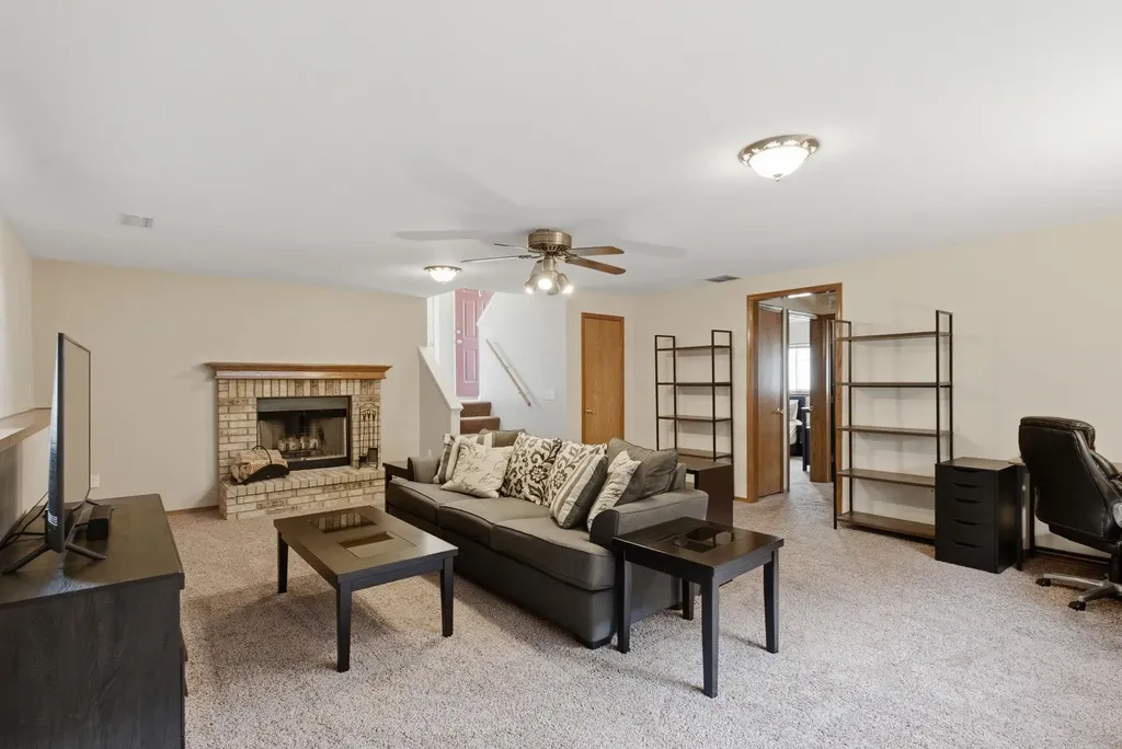 1713 N Redbarn Circle Wichita KS 67212