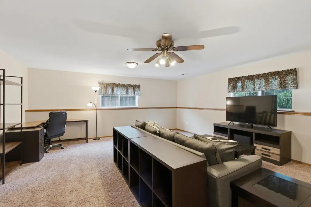 1713 N Redbarn Circle Wichita KS 67212