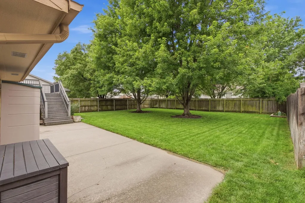 1713 N Redbarn Circle Wichita KS 67212