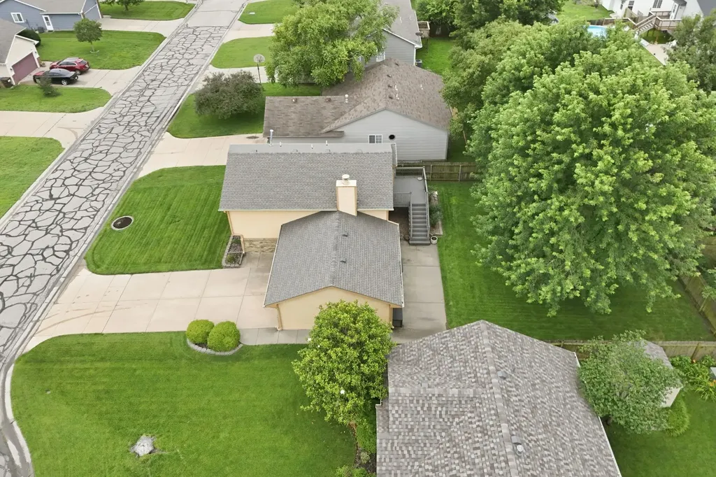 1713 N Redbarn Circle Wichita KS 67212