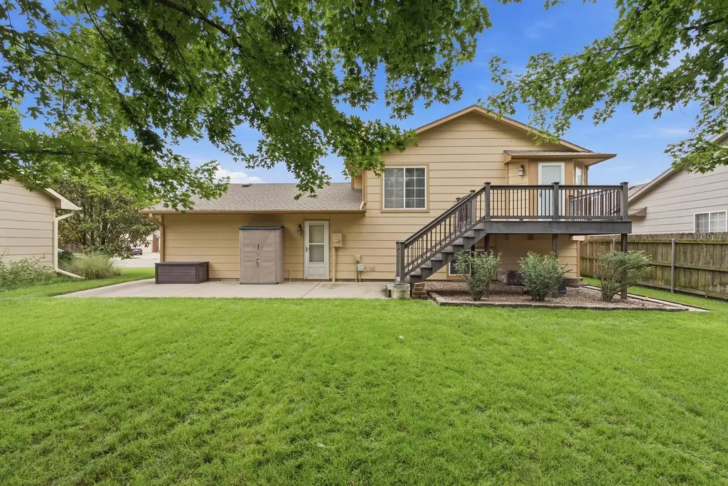 1713 N Redbarn Circle Wichita KS 67212