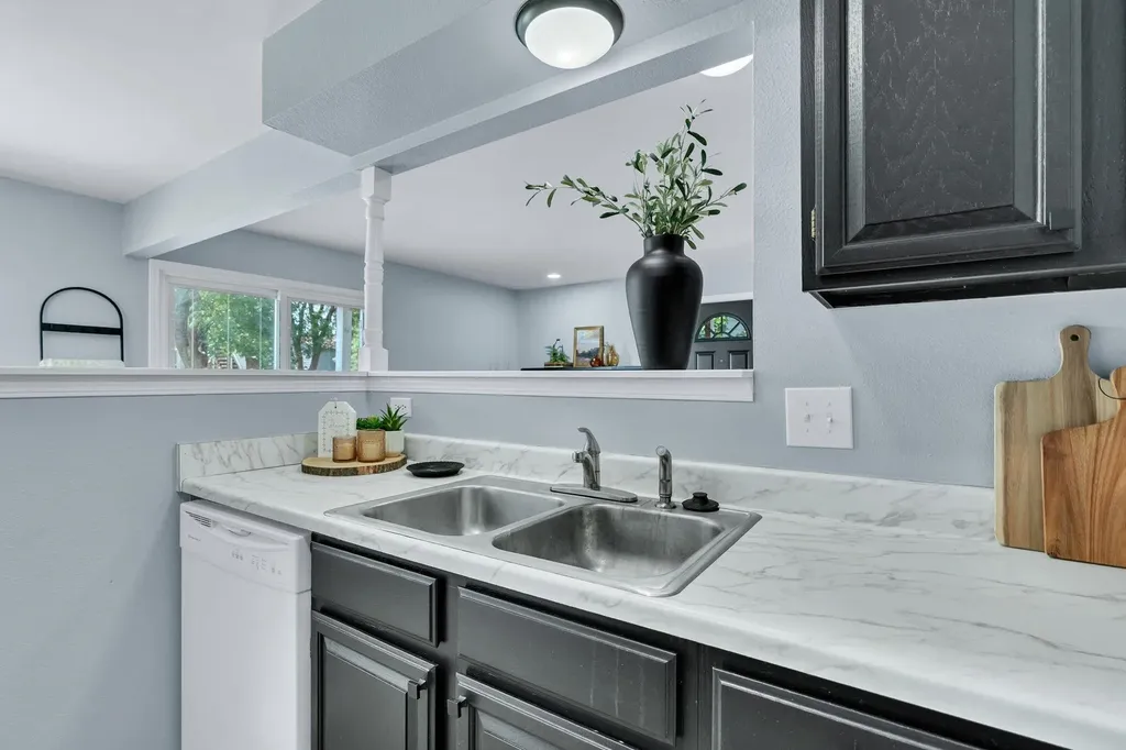 1717 S Cypress Wichita KS 67207
