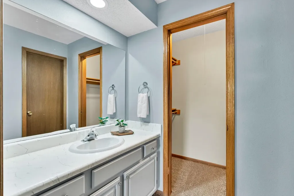 1717 S Cypress Wichita KS 67207