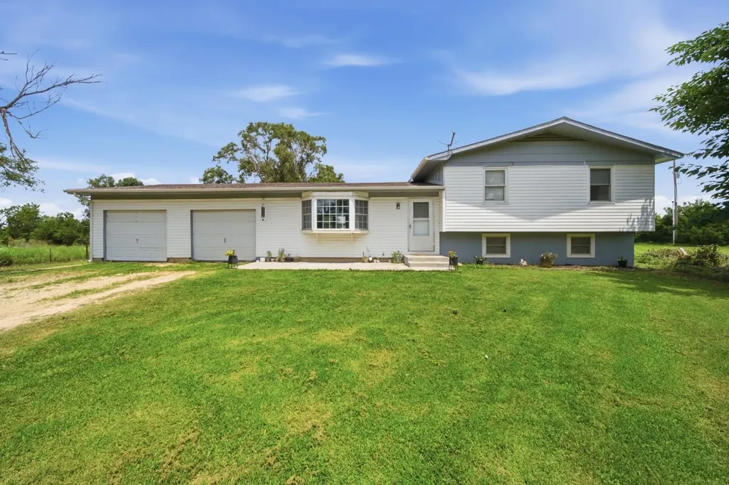 3354 SW 90th Augusta KS 67010