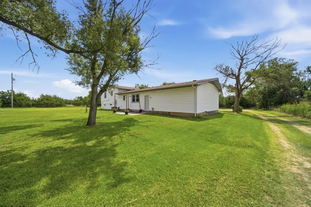 3354 SW 90th Augusta KS 67010