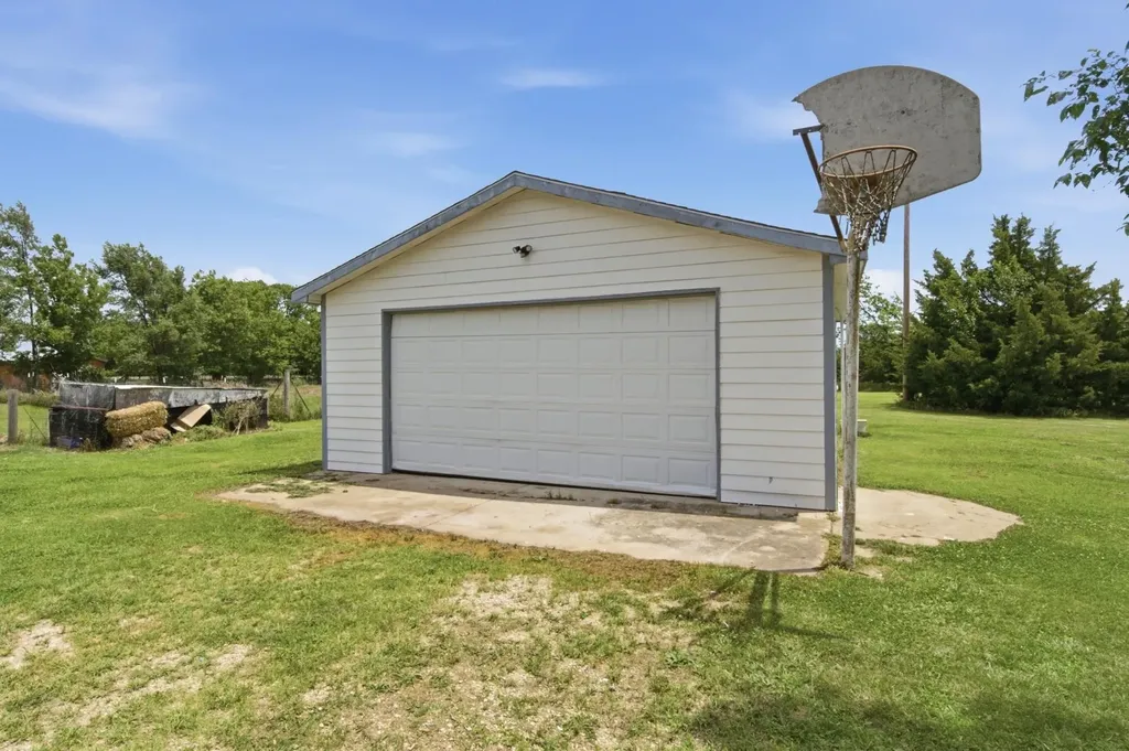 3354 SW 90th Augusta KS 67010