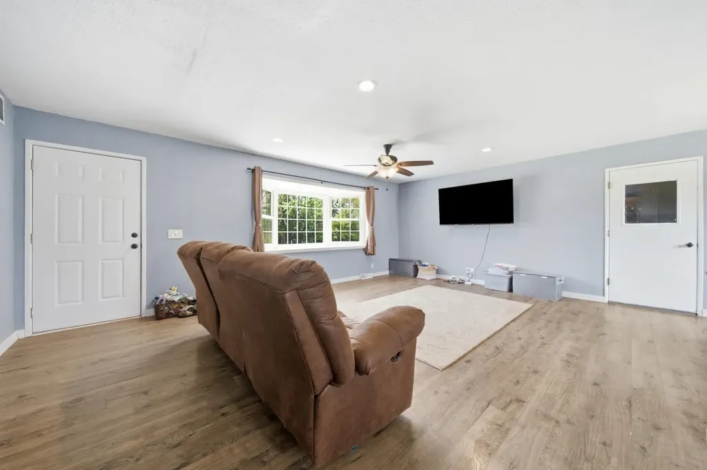 3354 SW 90th Augusta KS 67010
