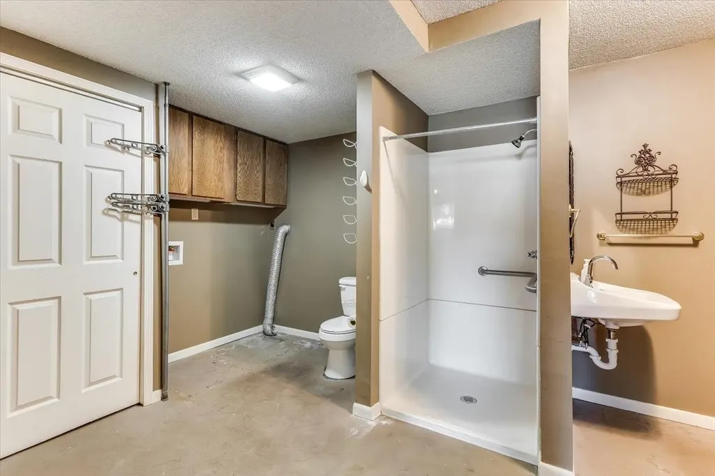 5434 S Washington Avenue Wichita KS 67219