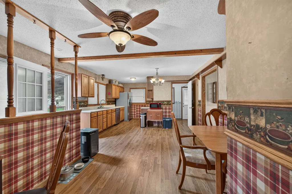 209 W Hunter Haysville KS 67060