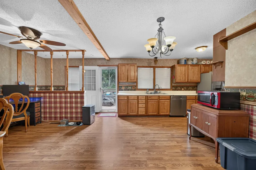 209 W Hunter Haysville KS 67060