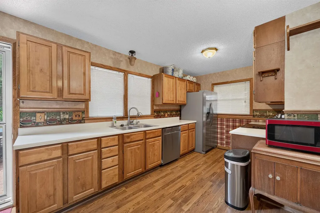 209 W Hunter Haysville KS 67060