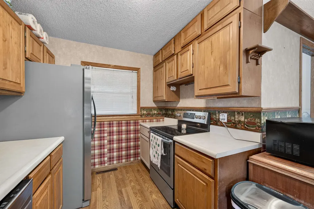 209 W Hunter Haysville KS 67060