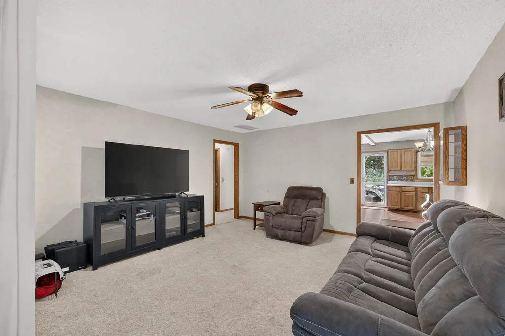 209 W Hunter Haysville KS 67060