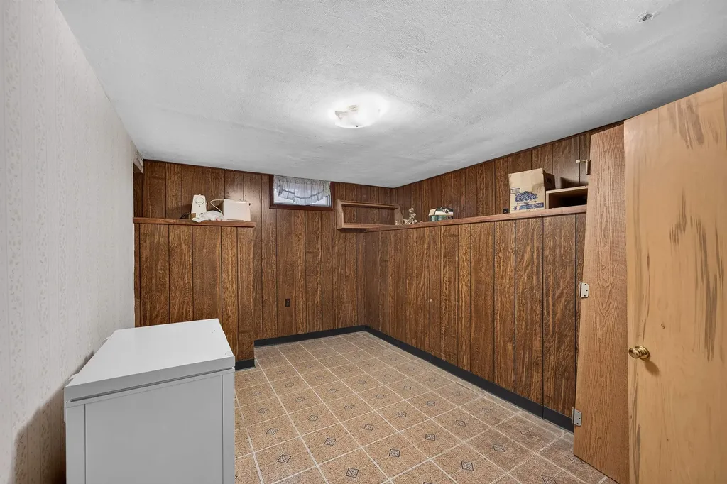 209 W Hunter Haysville KS 67060