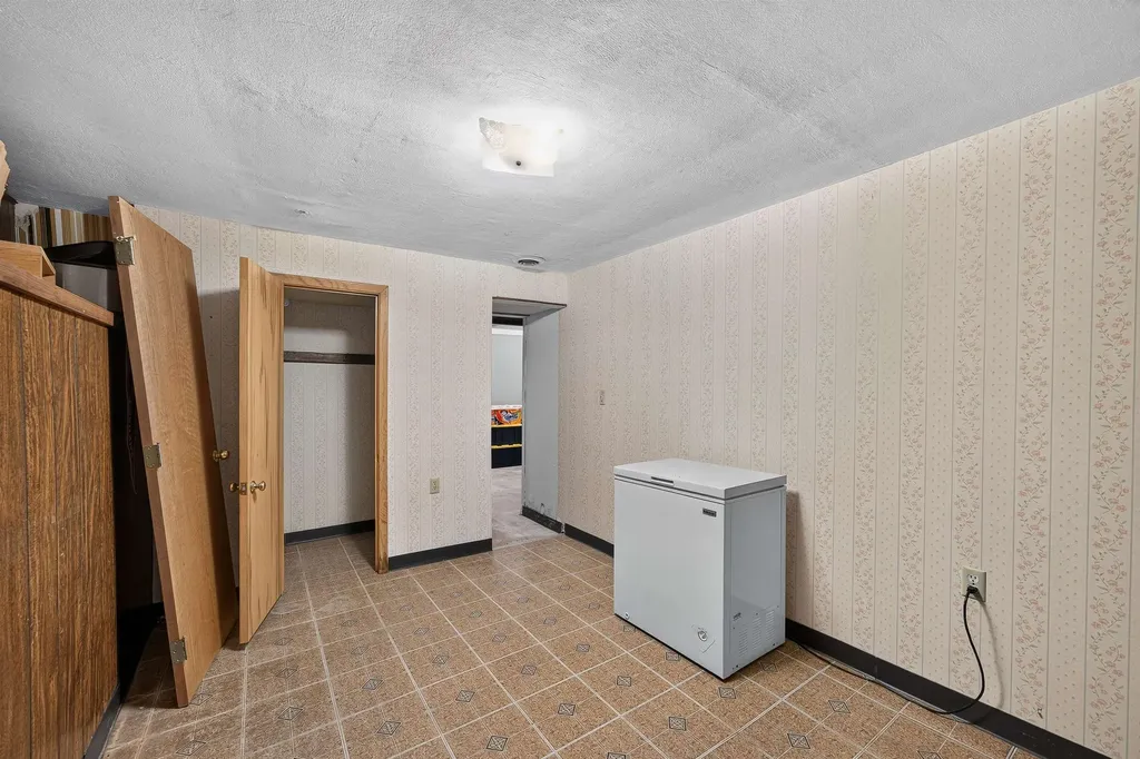 209 W Hunter Haysville KS 67060