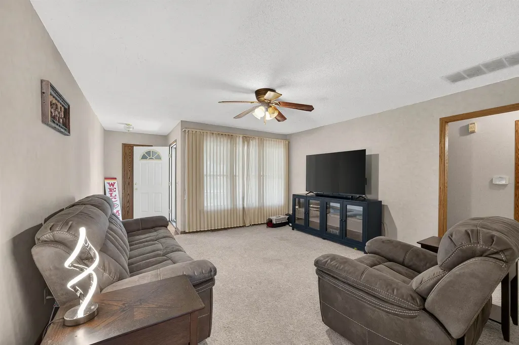 209 W Hunter Haysville KS 67060