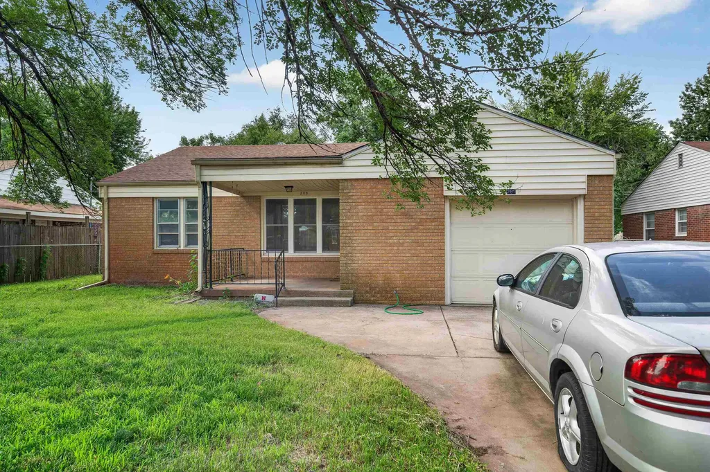 209 W Hunter Haysville KS 67060