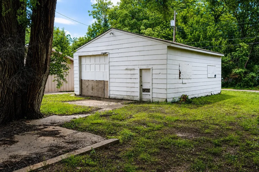 412 N Washington El Dorado KS 67042