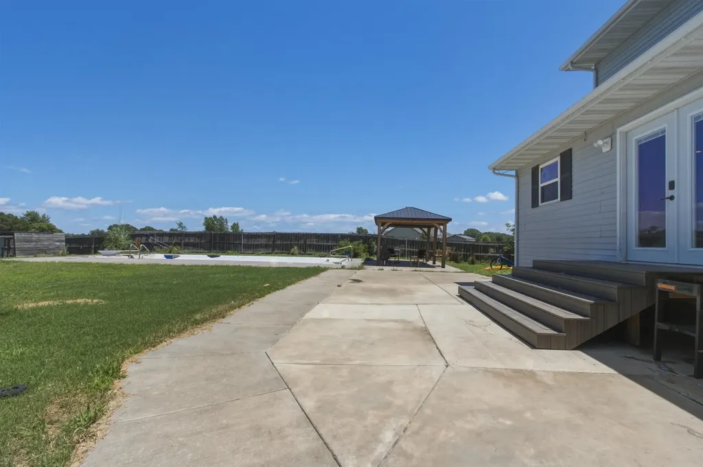 8615 Amber Ridge Viola KS 67149