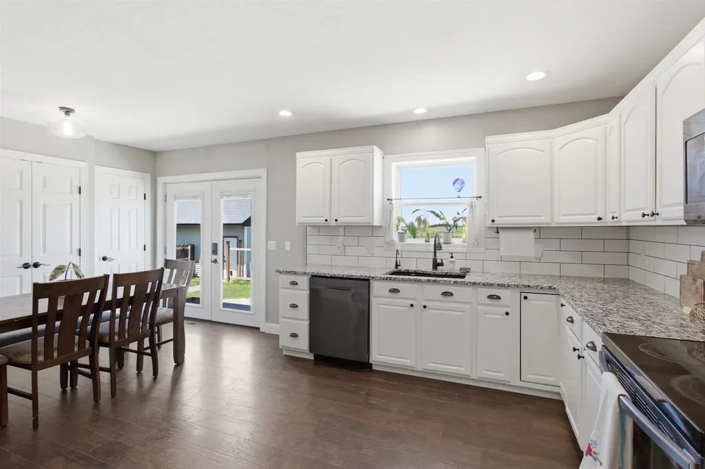 8615 Amber Ridge Viola KS 67149
