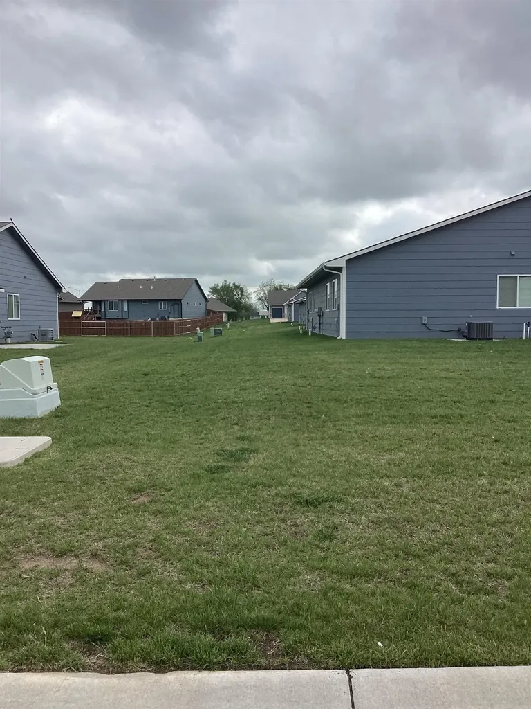 106013-10615 E Conifer Street Wichita KS 67207