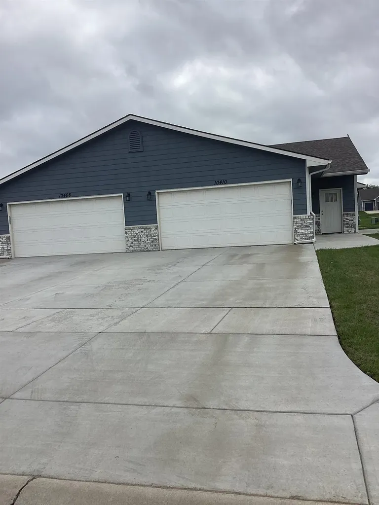 10540 E Conifer Street Wichita KS 67207