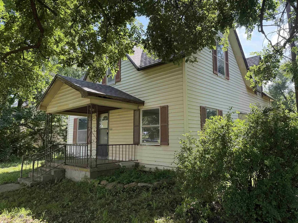 521 N Mulberry Street Eureka KS 67045