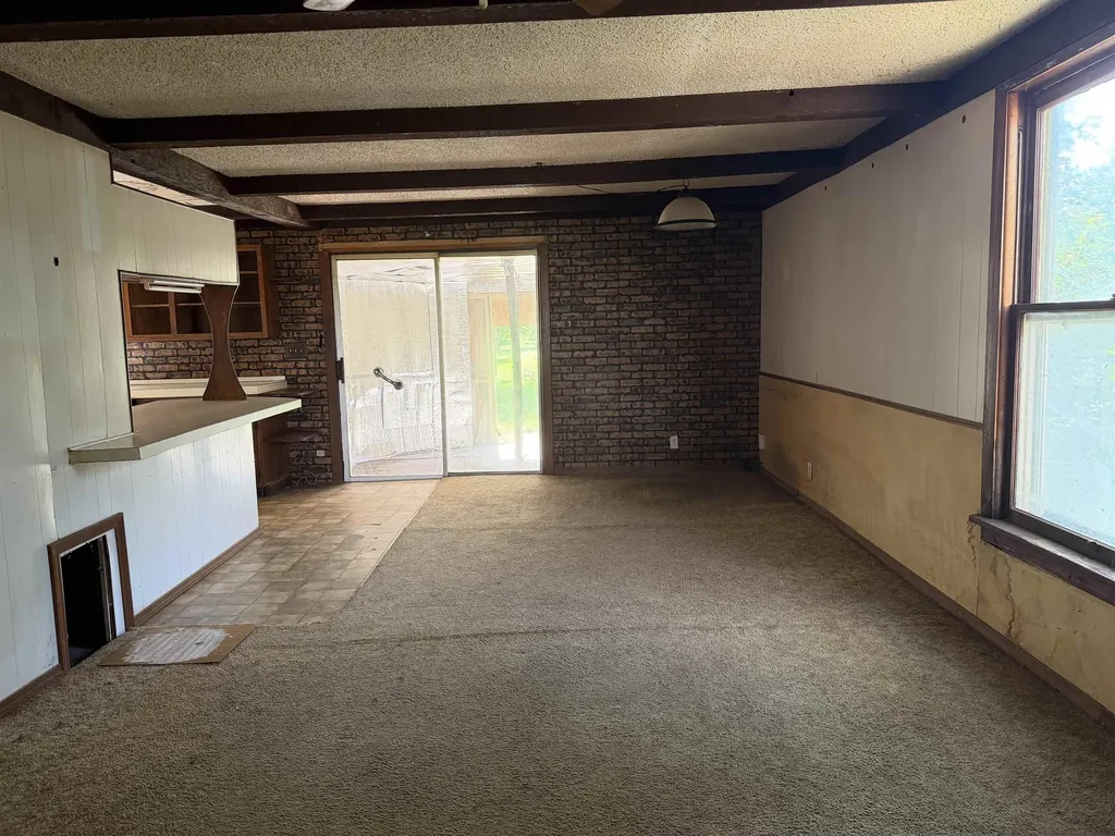 521 N Mulberry Street Eureka KS 67045