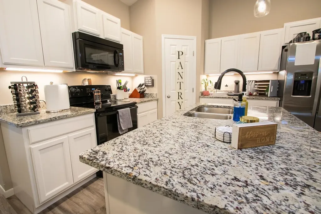 429-431 Harvest Road Hesston KS 67062