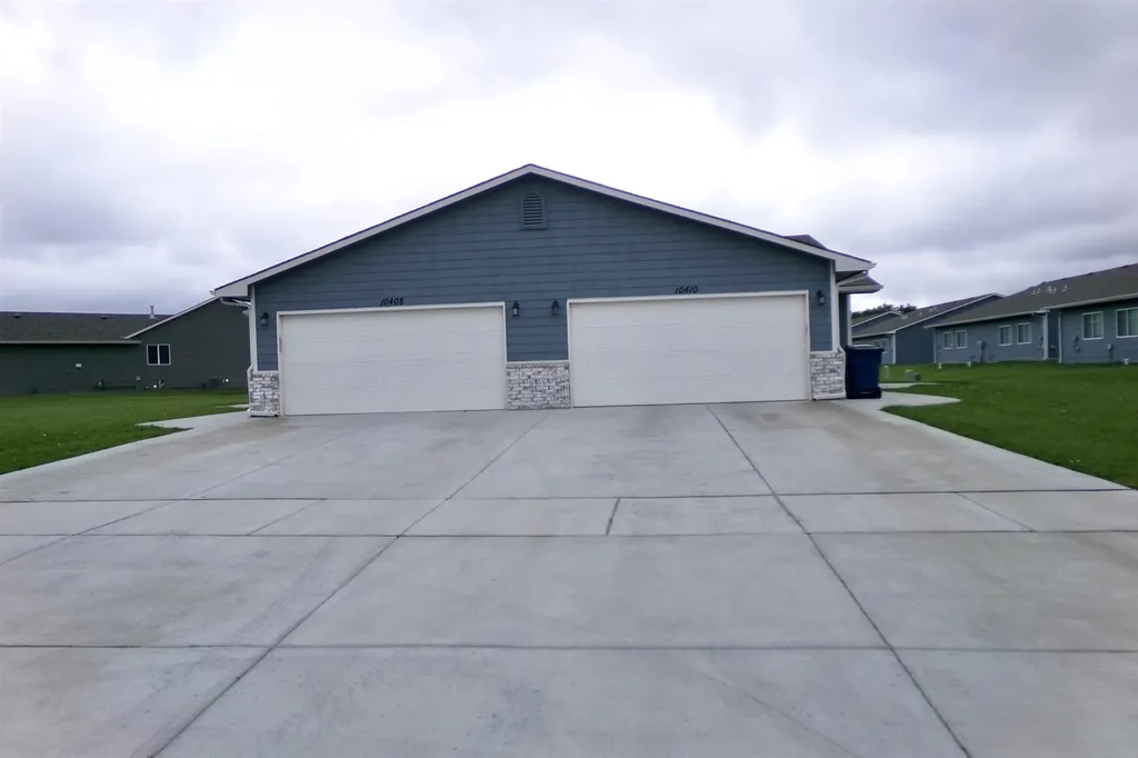 10408-10410 E Conifer Street Wichita KS 67207