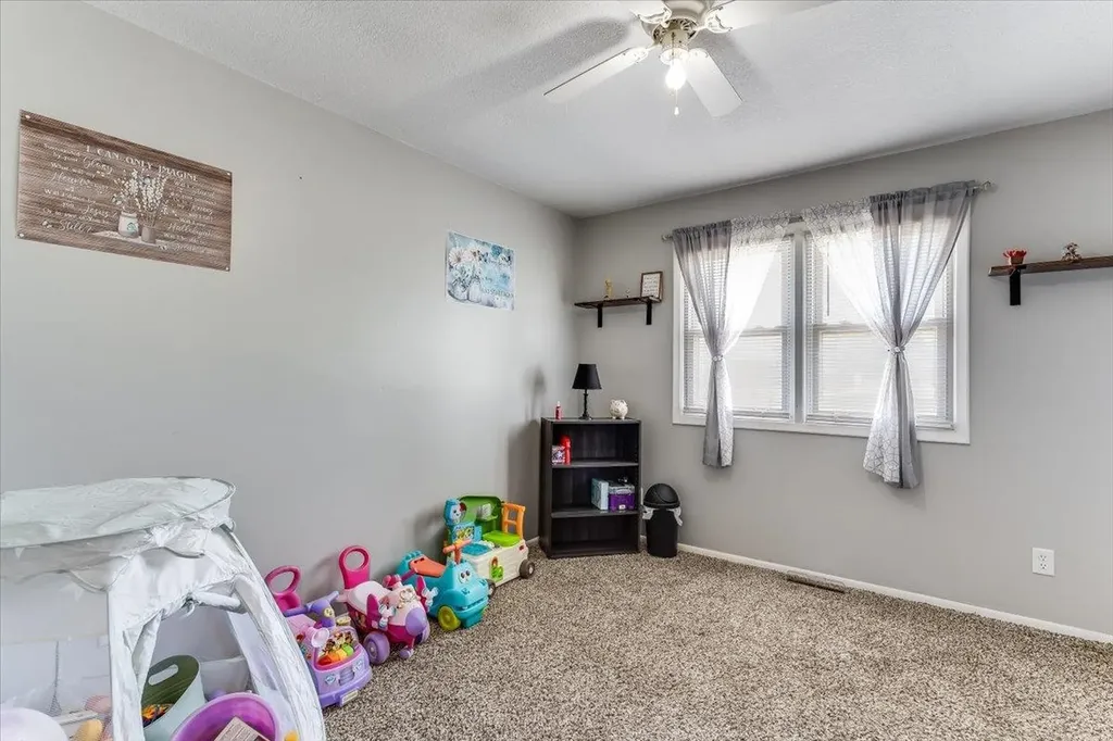 211 S Commercial Avenue Sedgwick KS 67135