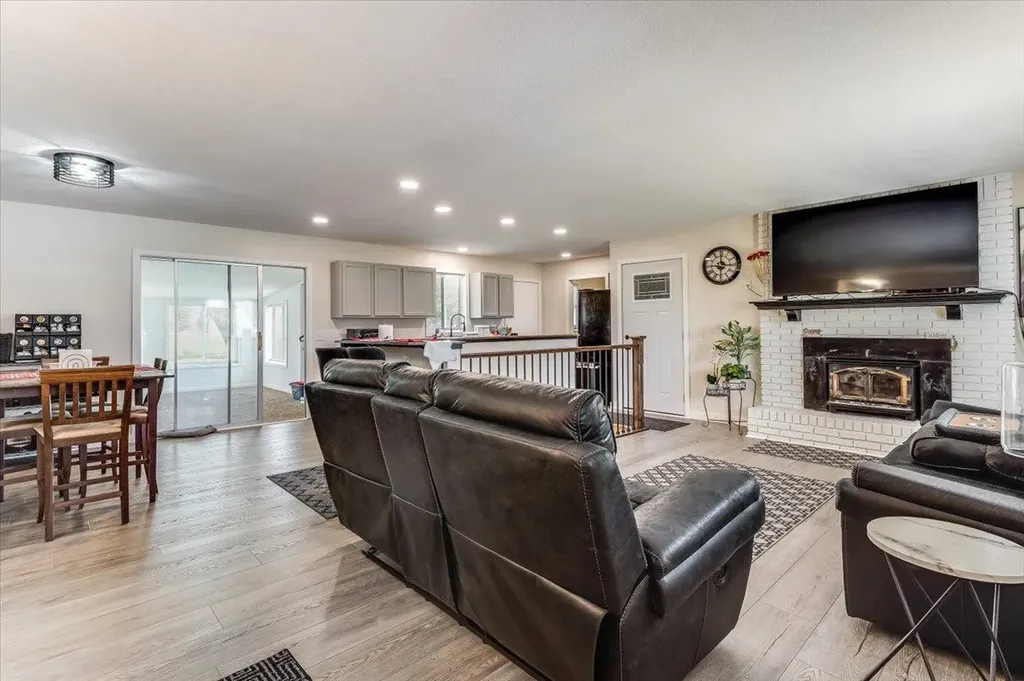 211 S Commercial Avenue Sedgwick KS 67135
