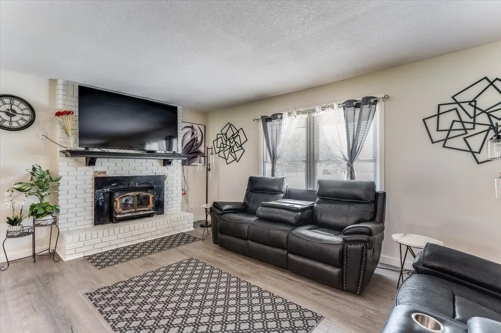 211 S Commercial Avenue Sedgwick KS 67135