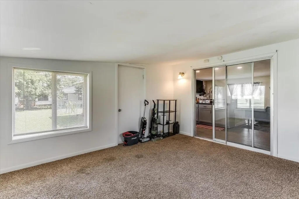 211 S Commercial Avenue Sedgwick KS 67135