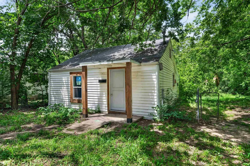 407 N Gordon Wichita KS 67203