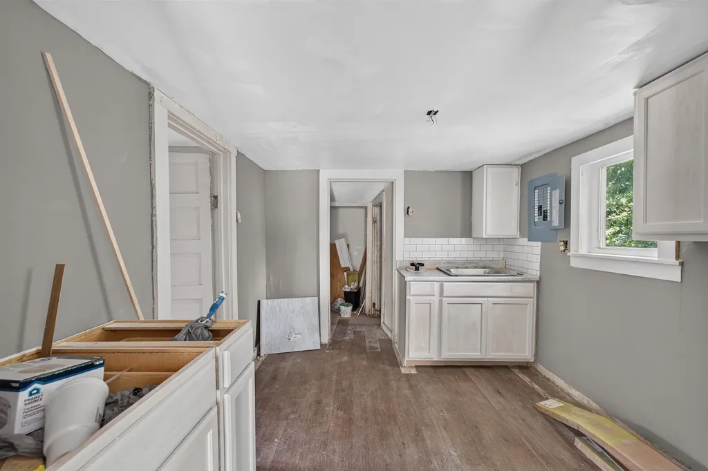 407 N Gordon Wichita KS 67203