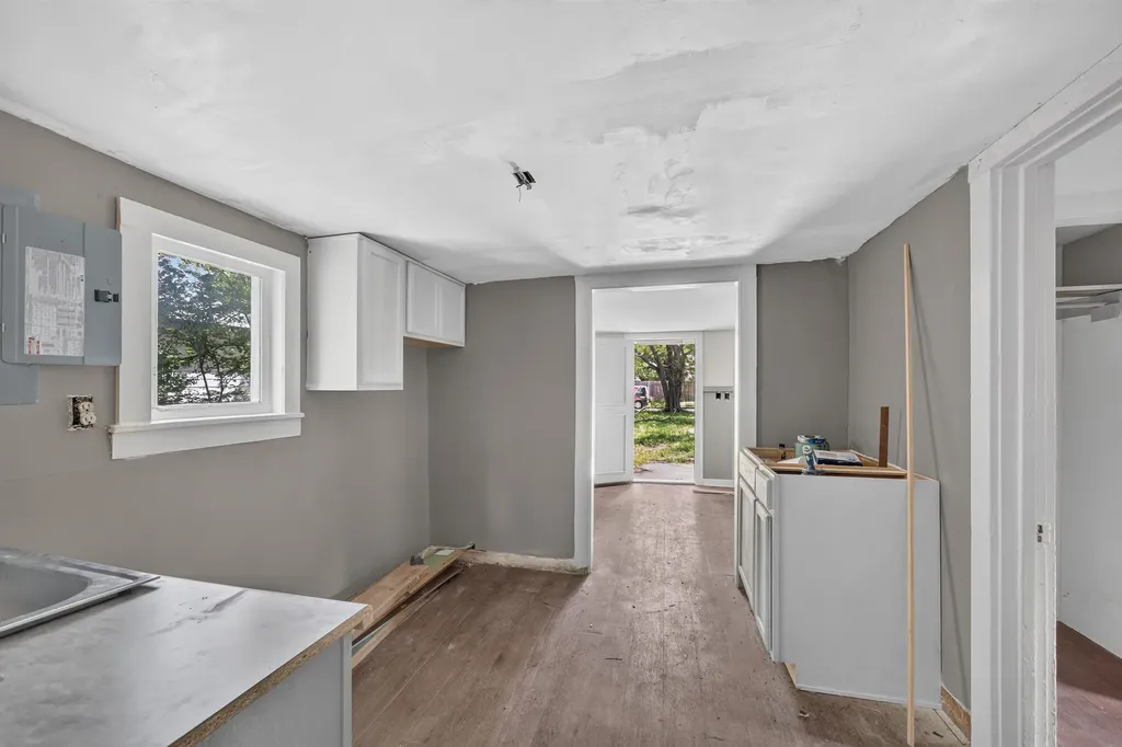 407 N Gordon Wichita KS 67203