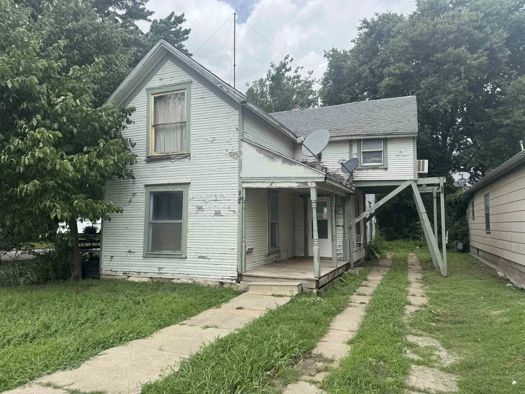120 W 7th Winfield KS 67156